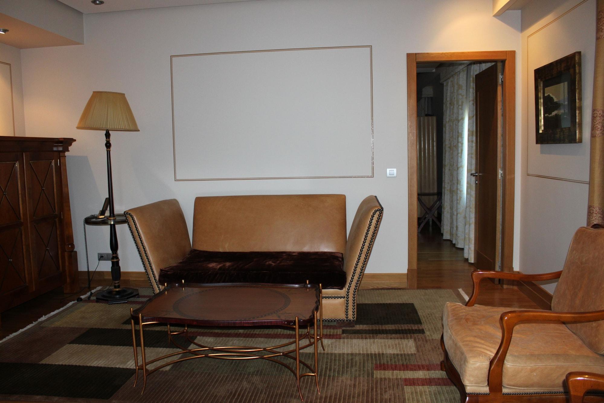 ホテル パソ ロス エスクドス スパ ＆ ビーチ ヴィーゴ エクステリア 写真 The interior of the suite