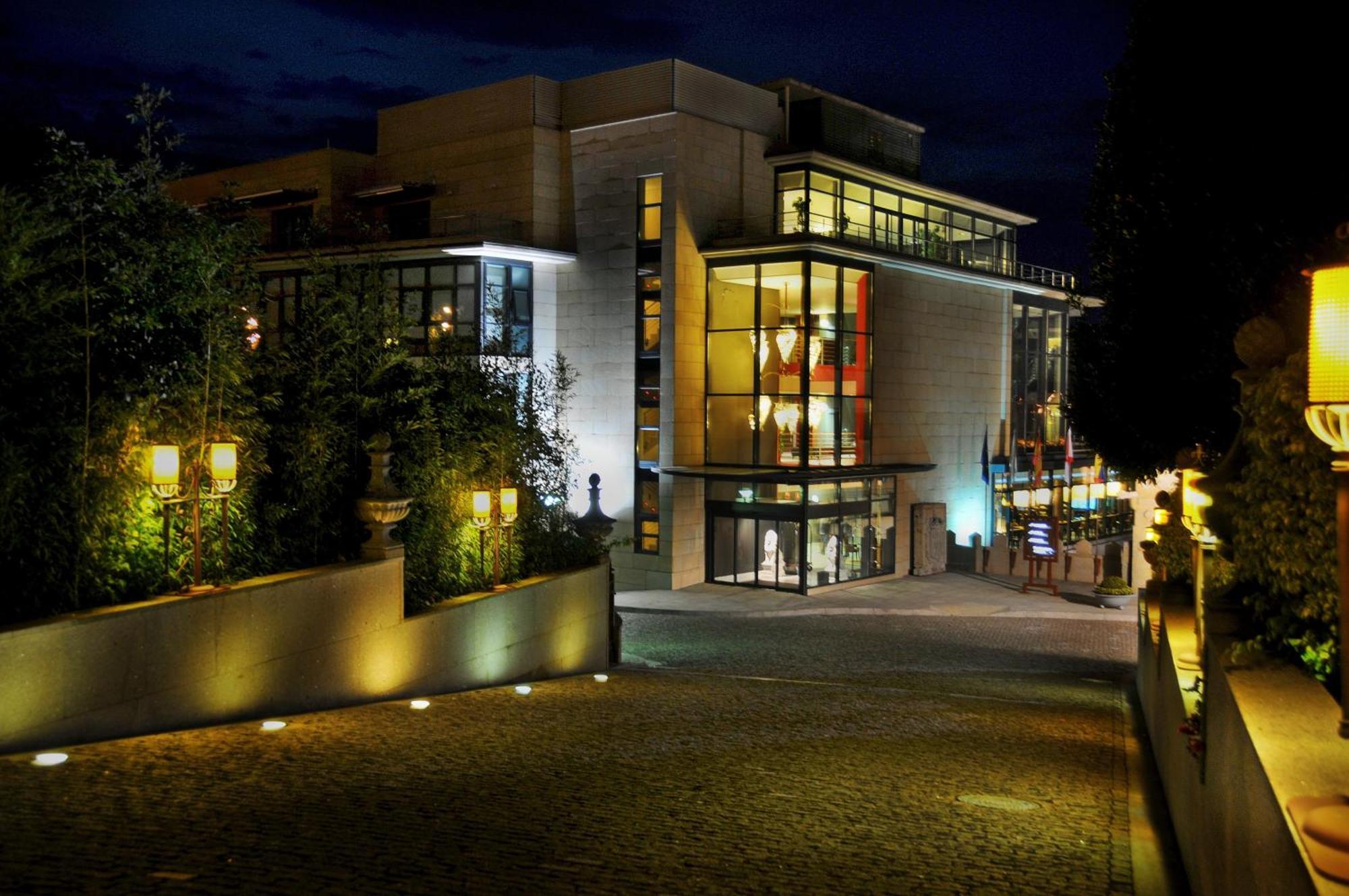 ホテル パソ ロス エスクドス スパ ＆ ビーチ ヴィーゴ エクステリア 写真 The main entrance of the museum